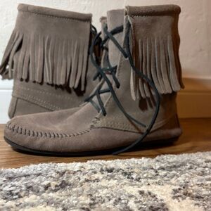 Minnetonka Gray Suede Fringe Boots